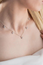 Strieborný náhrdelník s motýľom